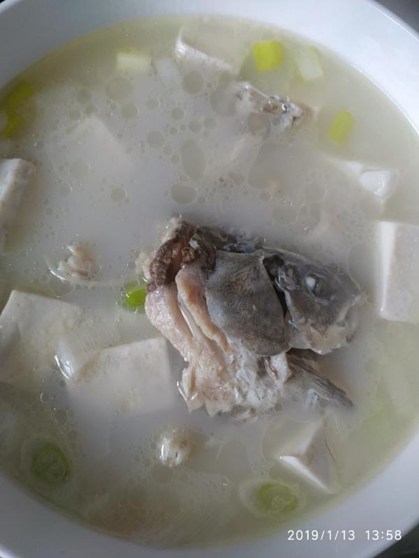 老豆腐炖鱼汤