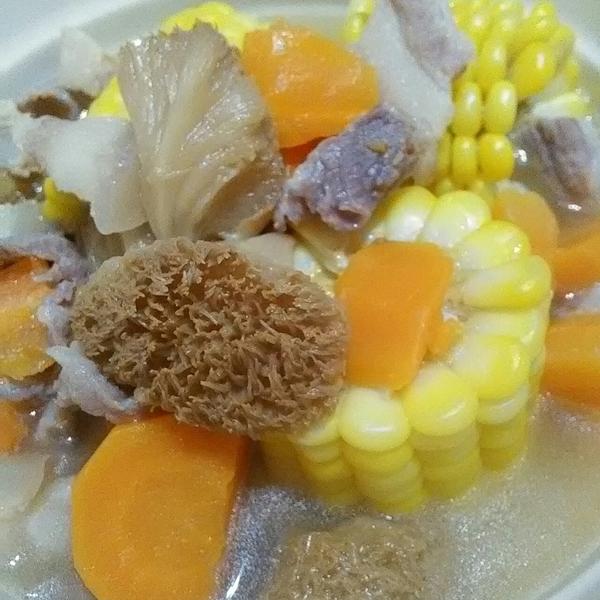 猴头菇玉米鸡汤