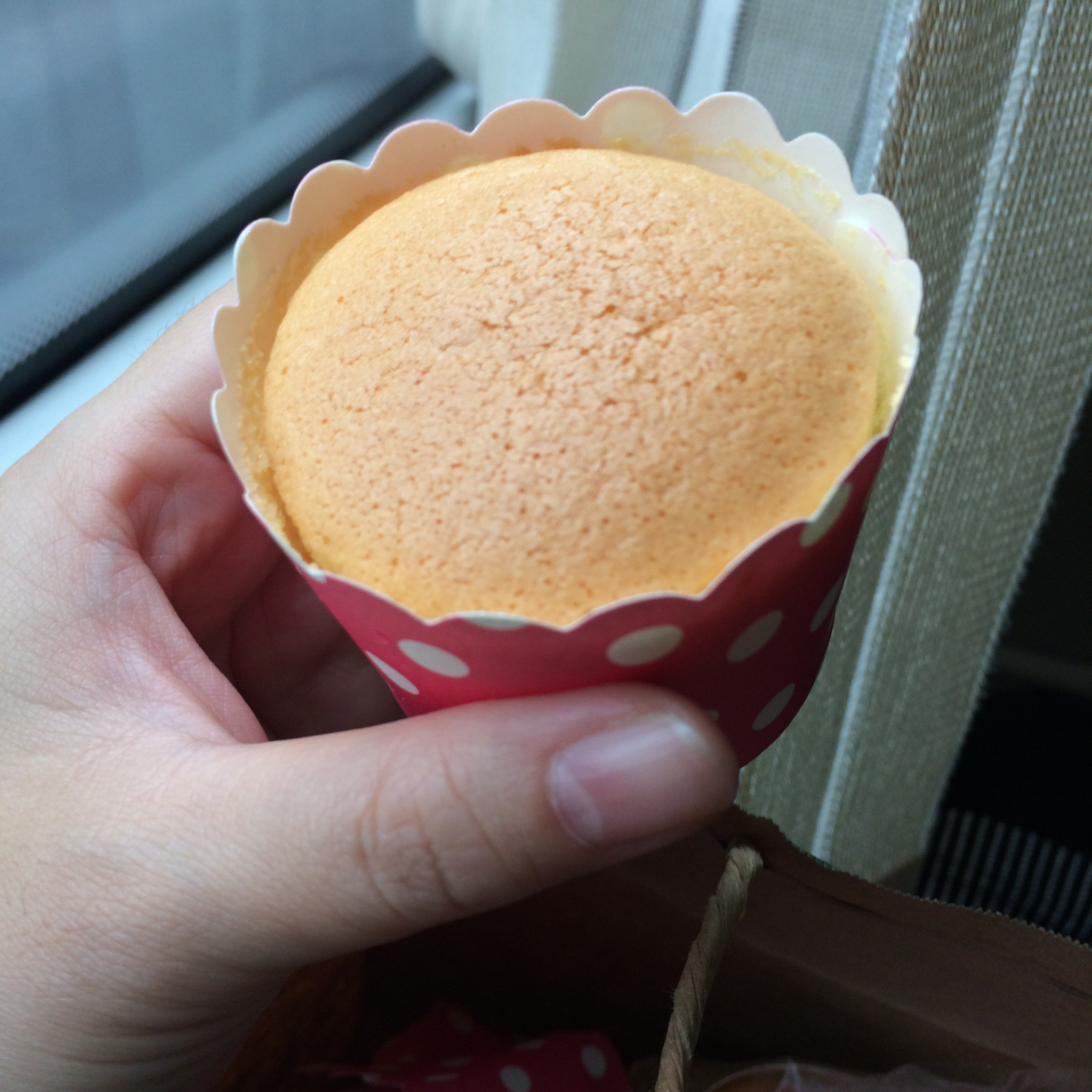 戚风杯子蛋糕^_^不开裂不回缩喔～
