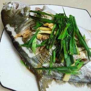 清蒸金鲳鱼的做法 步骤4