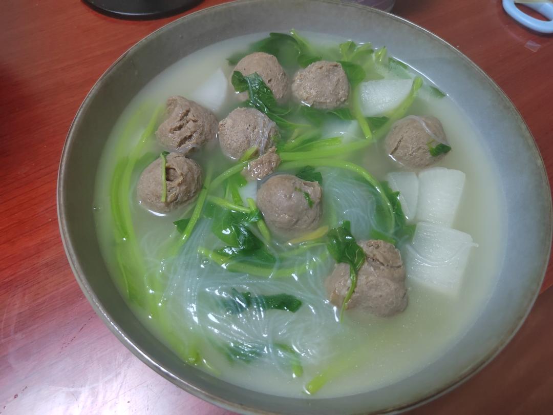 牛肉丸萝卜汤