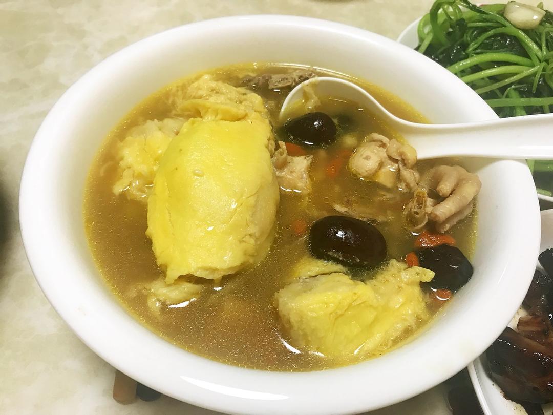 卢满荣做的榴莲炖鸡