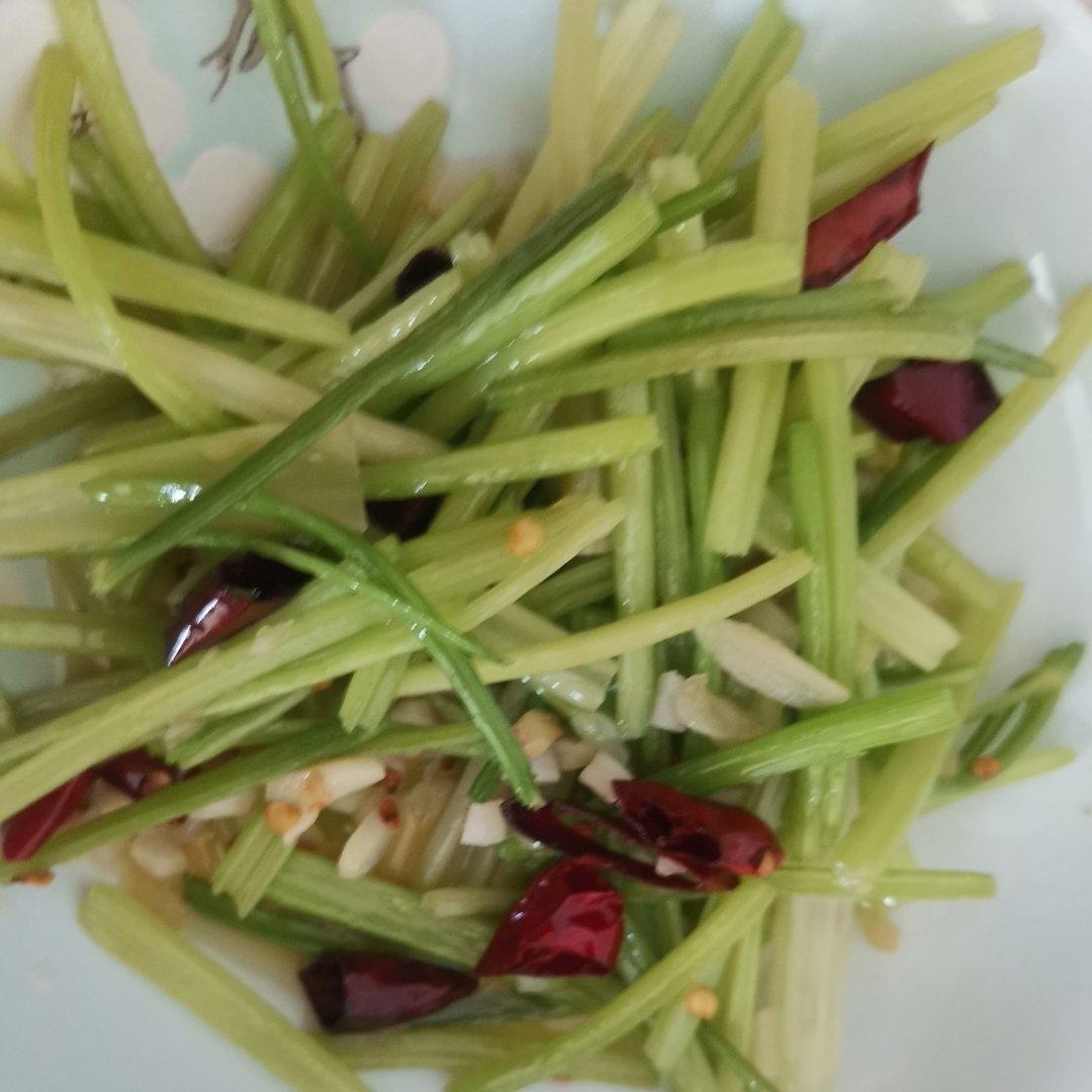 素炒芹菜