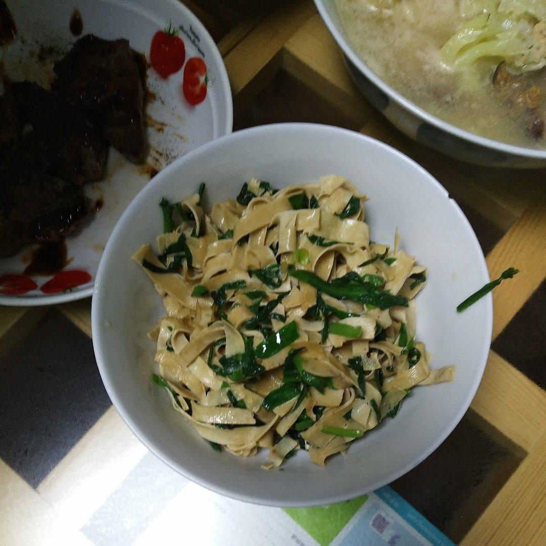 超香超下饭！韭菜炒干豆腐【独门做法】