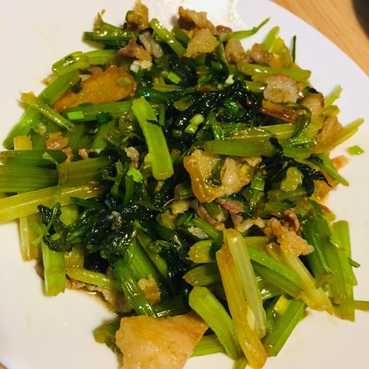 芹菜炒肉