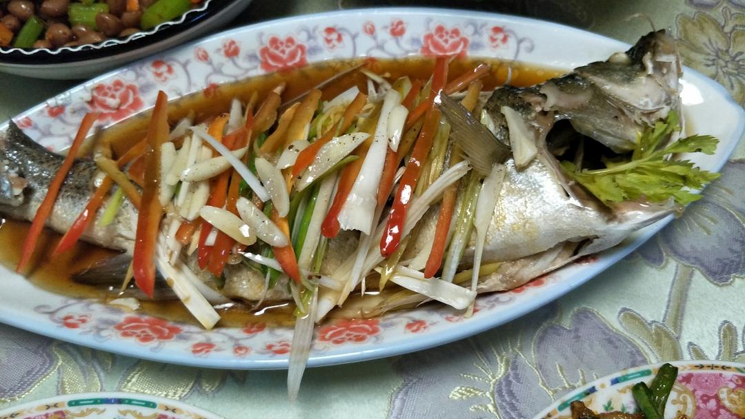 油泼鲈鱼
