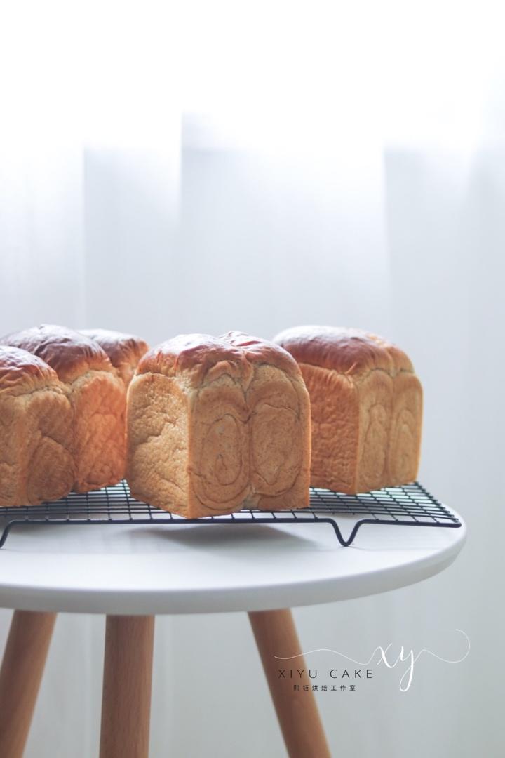 健康又好吃的红枣炼乳吐司