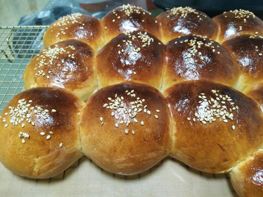 大人小孩都爱不释口的【蜂蜜牛奶小餐包】