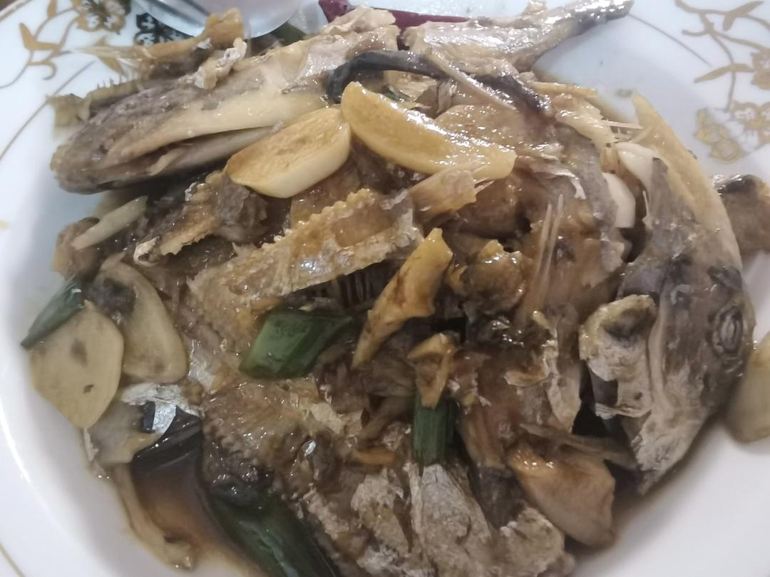 家常红烧晶鱼
