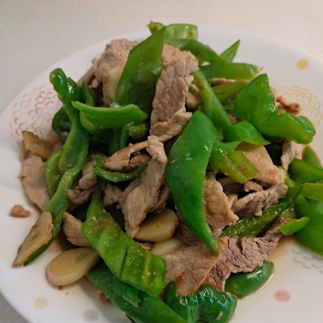最容易的家常菜之——尖椒炒肉