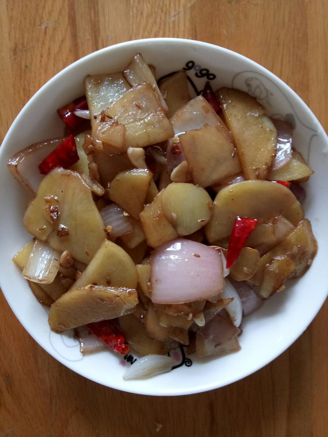 边吃边流泪的「孜然土豆片」