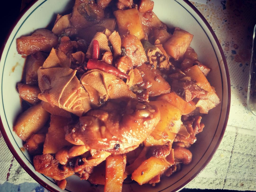 红烧土豆炖鸡腿