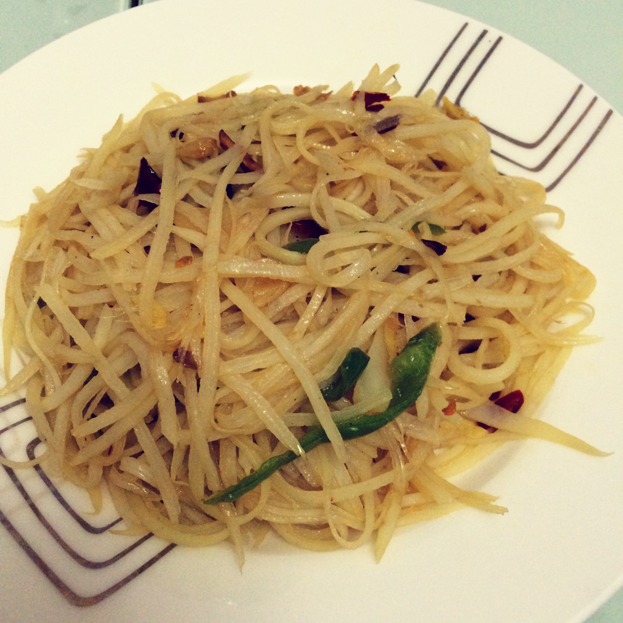 酸辣土豆丝-不用再愁不辣不酸了