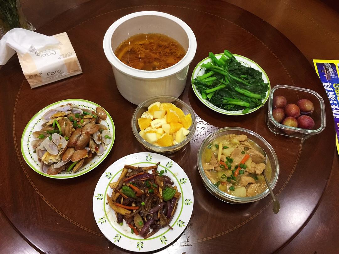 黄瓜肉片煲