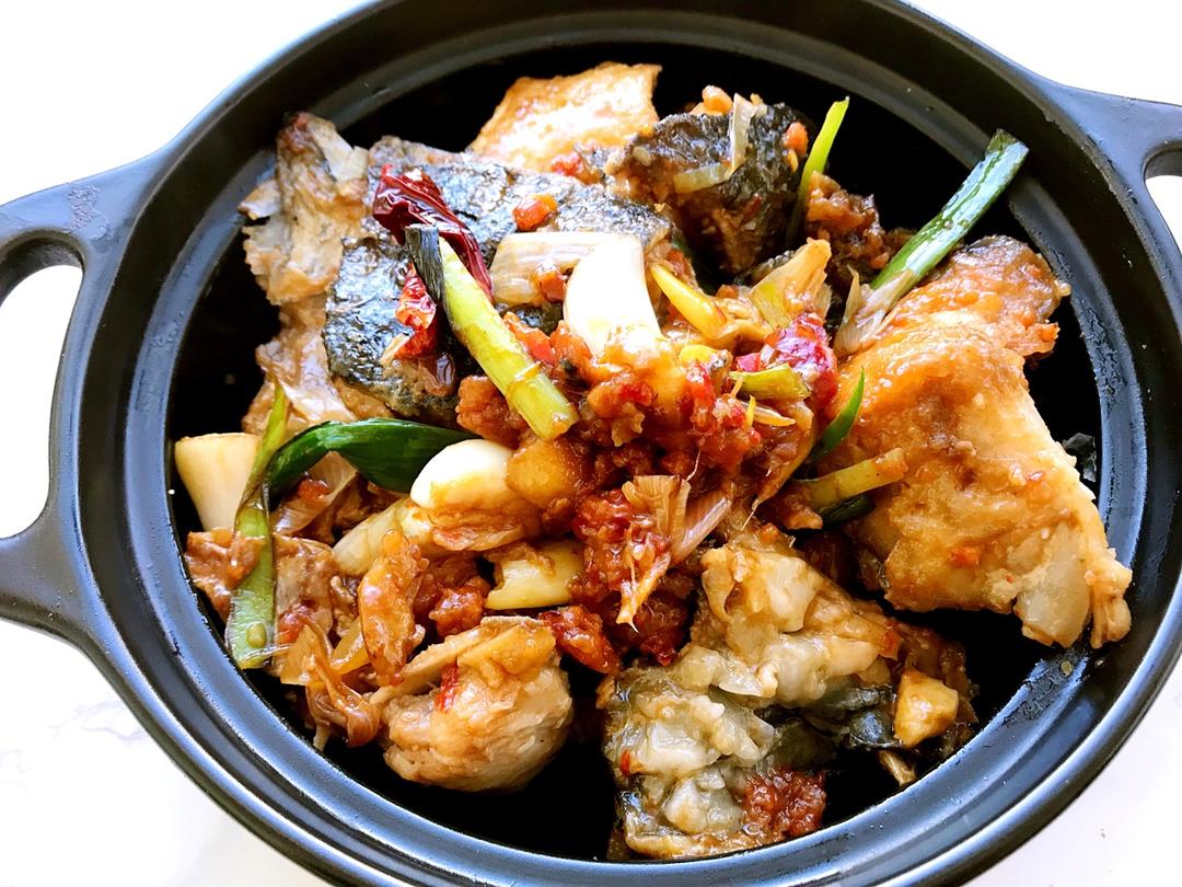 这么做《中餐厅》里的砂锅鱼头煲，超简单！