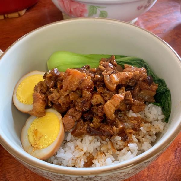 洋葱酥卤肉饭