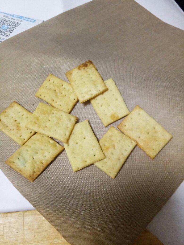 无糖香葱苏打咸饼干