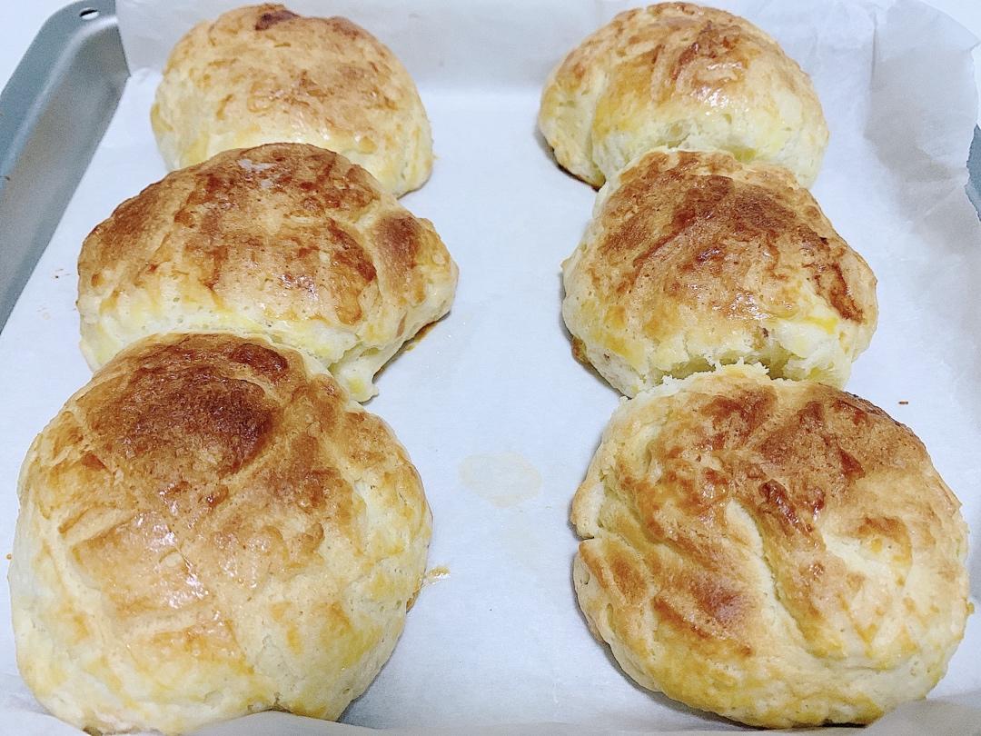 好吃到炸裂的港式菠萝包（附带制作酥皮的小视频）