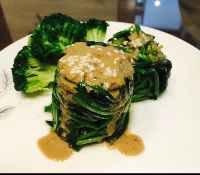 双色芝麻菠菜墩