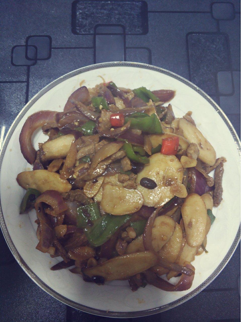 蚝油豆豉香煎杏鲍菇青椒肉丝（最好吃的杏鲍菇做法）