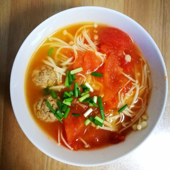 番茄贡丸金针菇汤