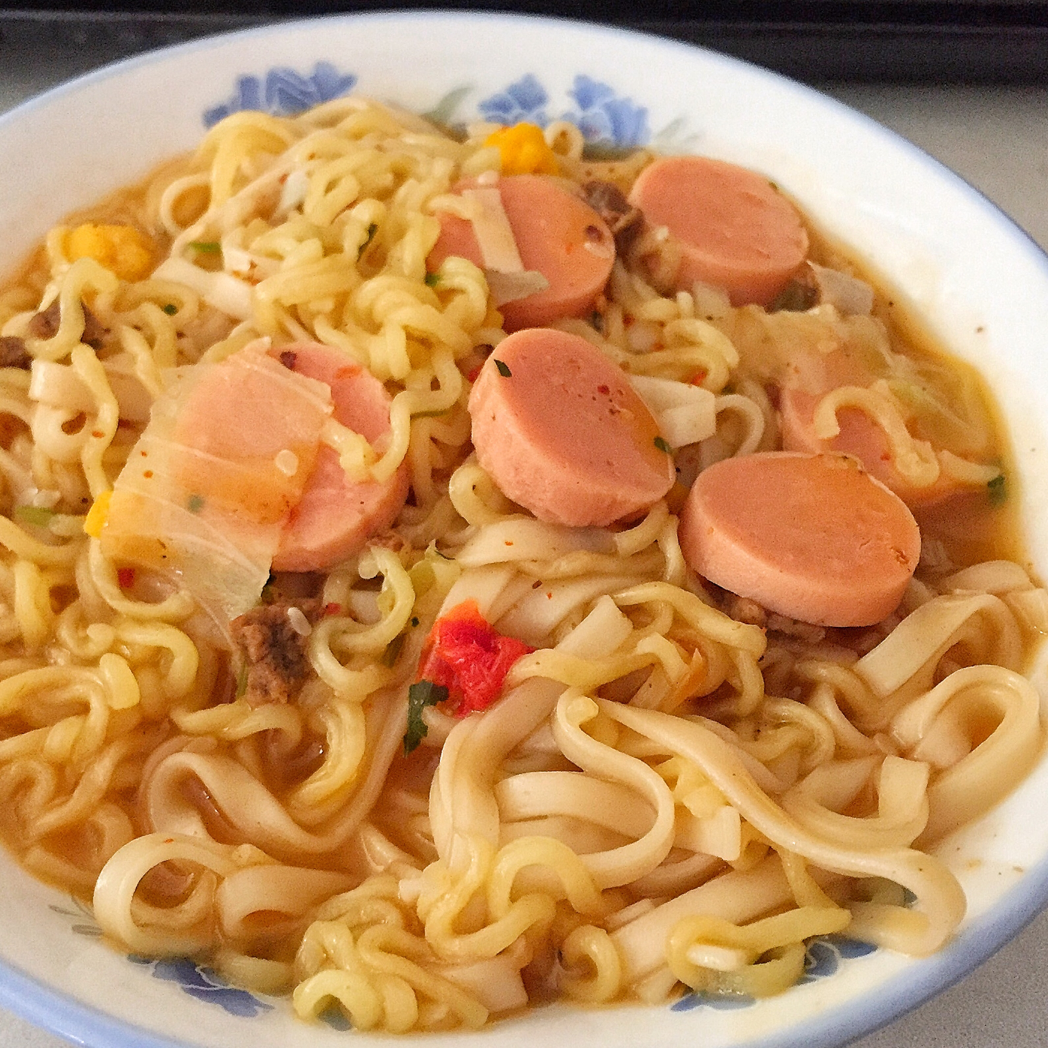火腿泡面