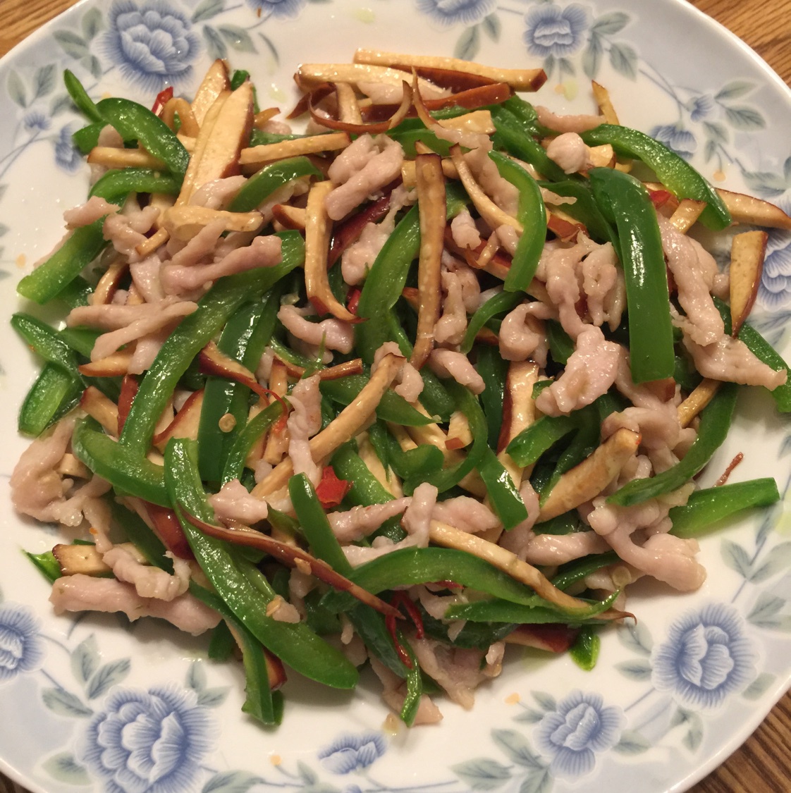 claudialee做的青椒豆干炒肉丝