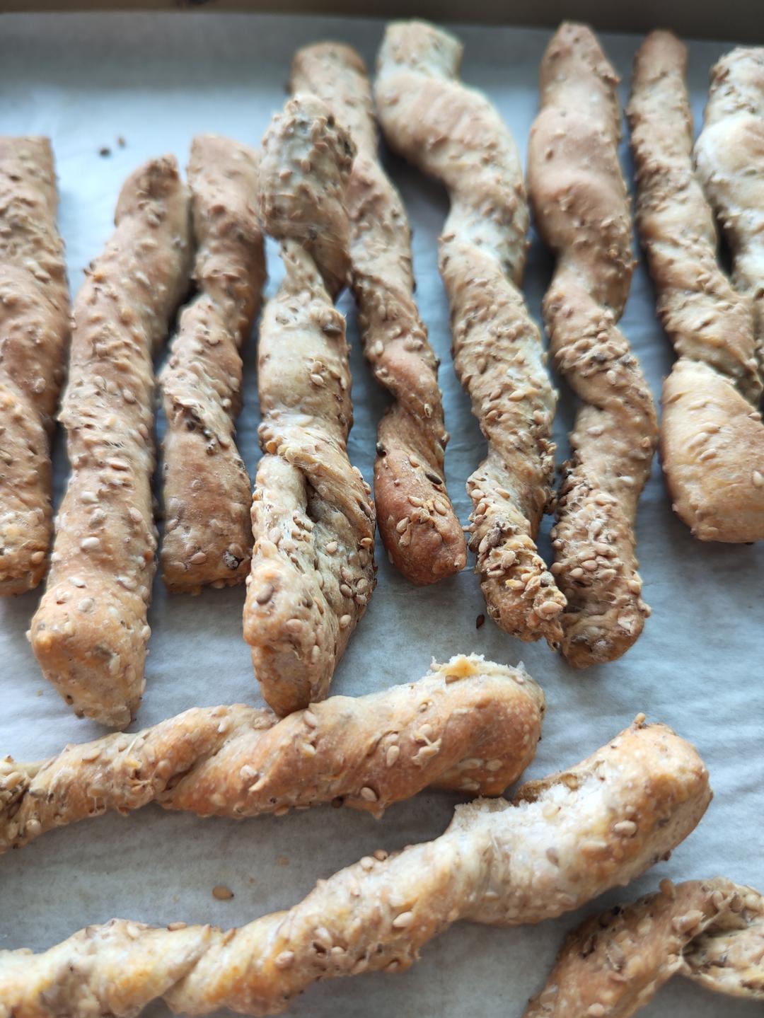 低脂健康全麦坚果面包棍，嘎嘣脆的小零食太好吃了