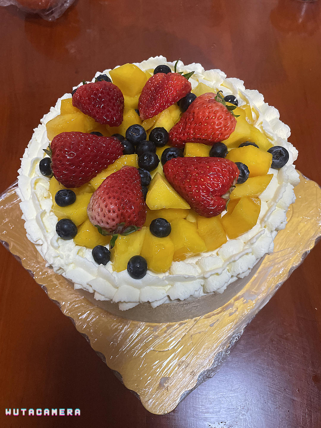 奶油草莓水果生日蛋糕（附戚风蛋糕 奶油打发教程）