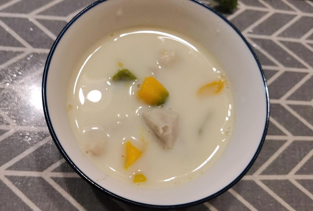 低脂纯素❗️秋季润燥养颜😋～椰汁芋头南瓜煲