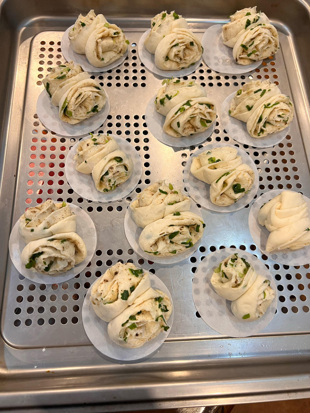 🌺椒盐葱香花卷🌺（操作简单，好吃又好看）