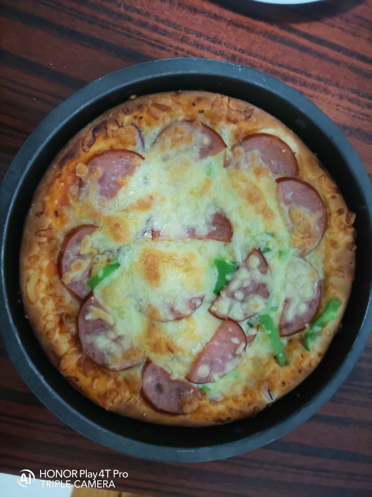 芝心培根香肠pizza