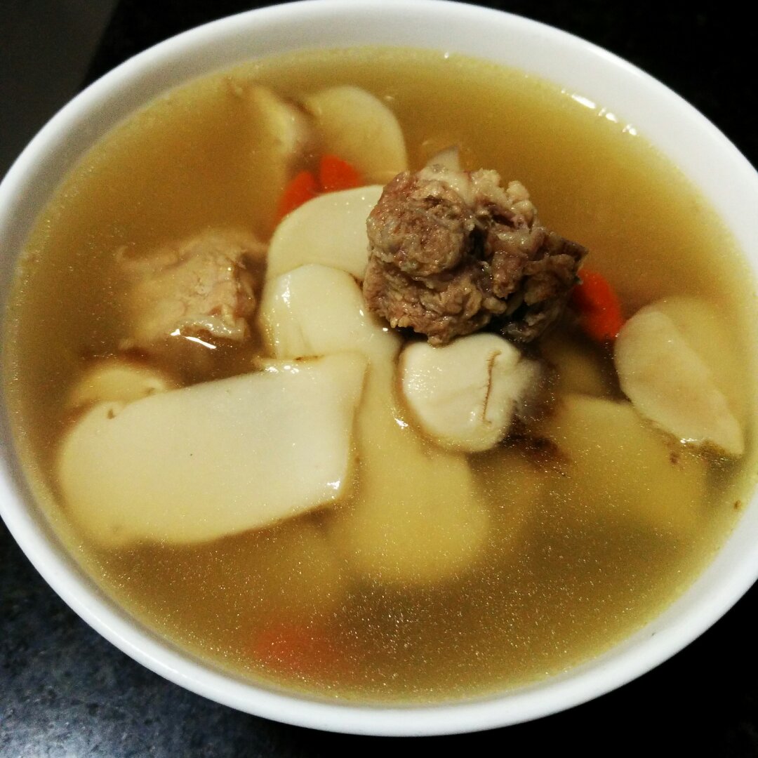 松茸排骨汤