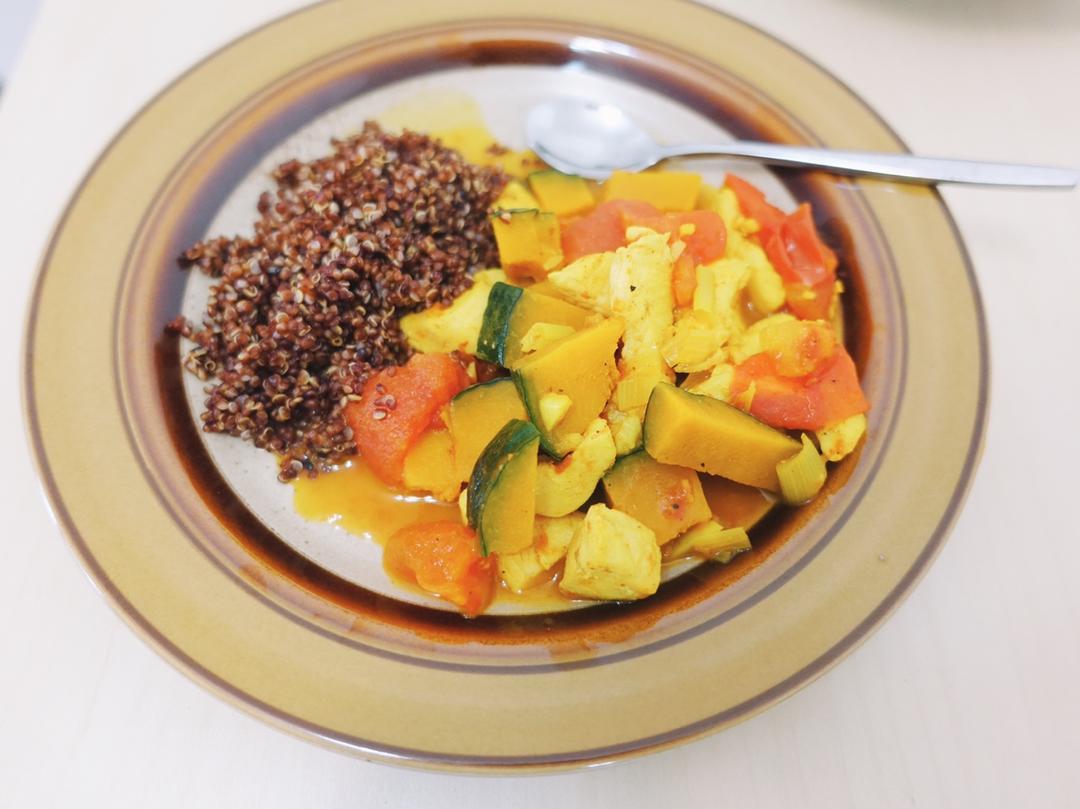 午餐:西红柿鸡肉炖南瓜491Kcal