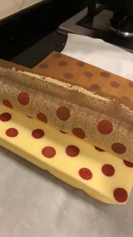 波点蛋糕卷