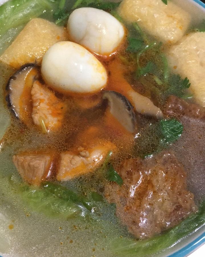 香菇鸡丁米线