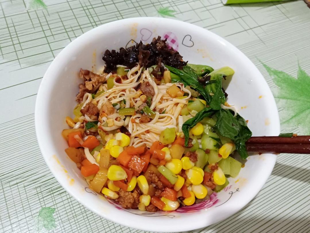 香辣凉拌面