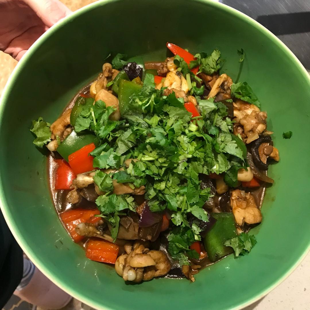 蒜子香菇燜牛蛙