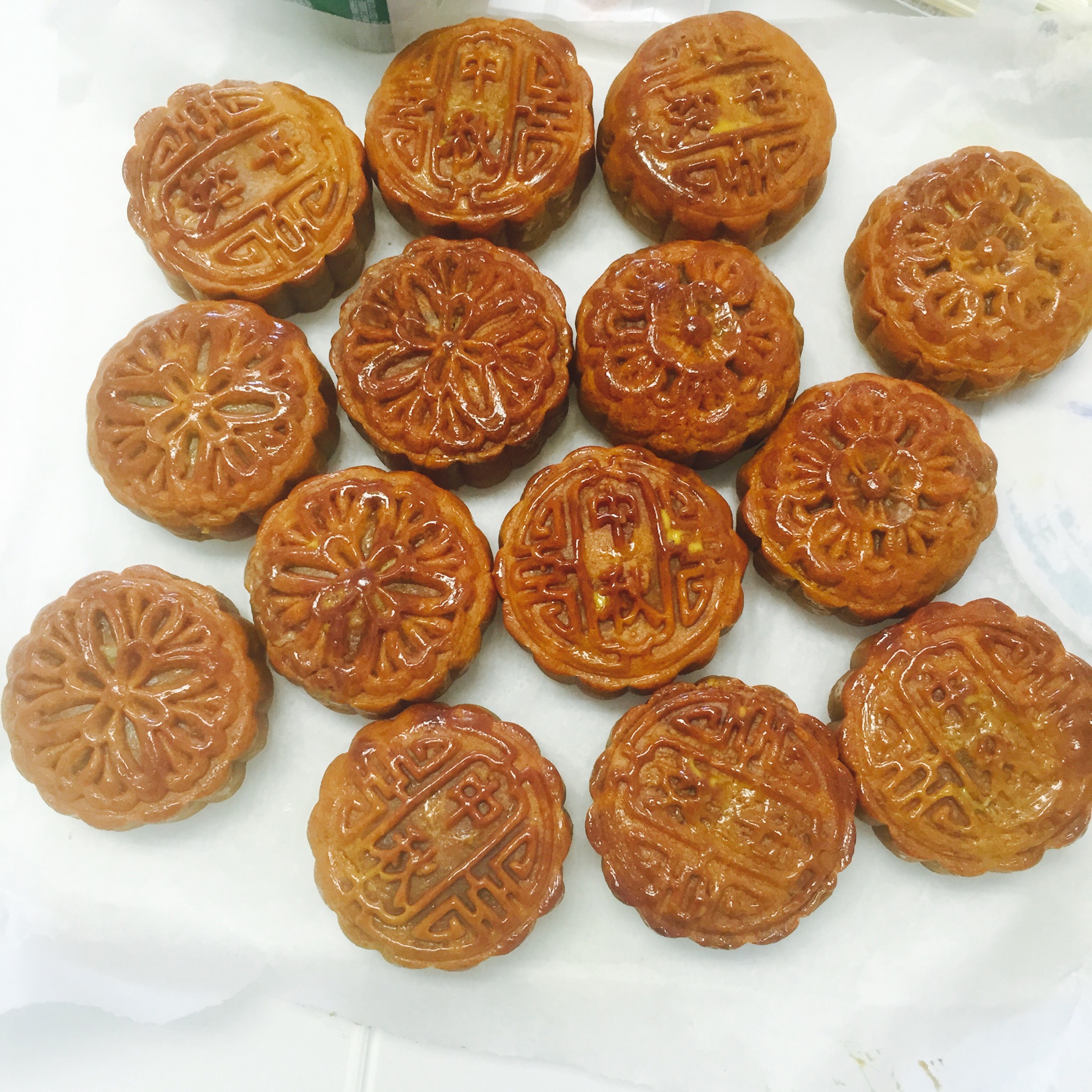 广式月饼——蛋黄莲蓉月饼