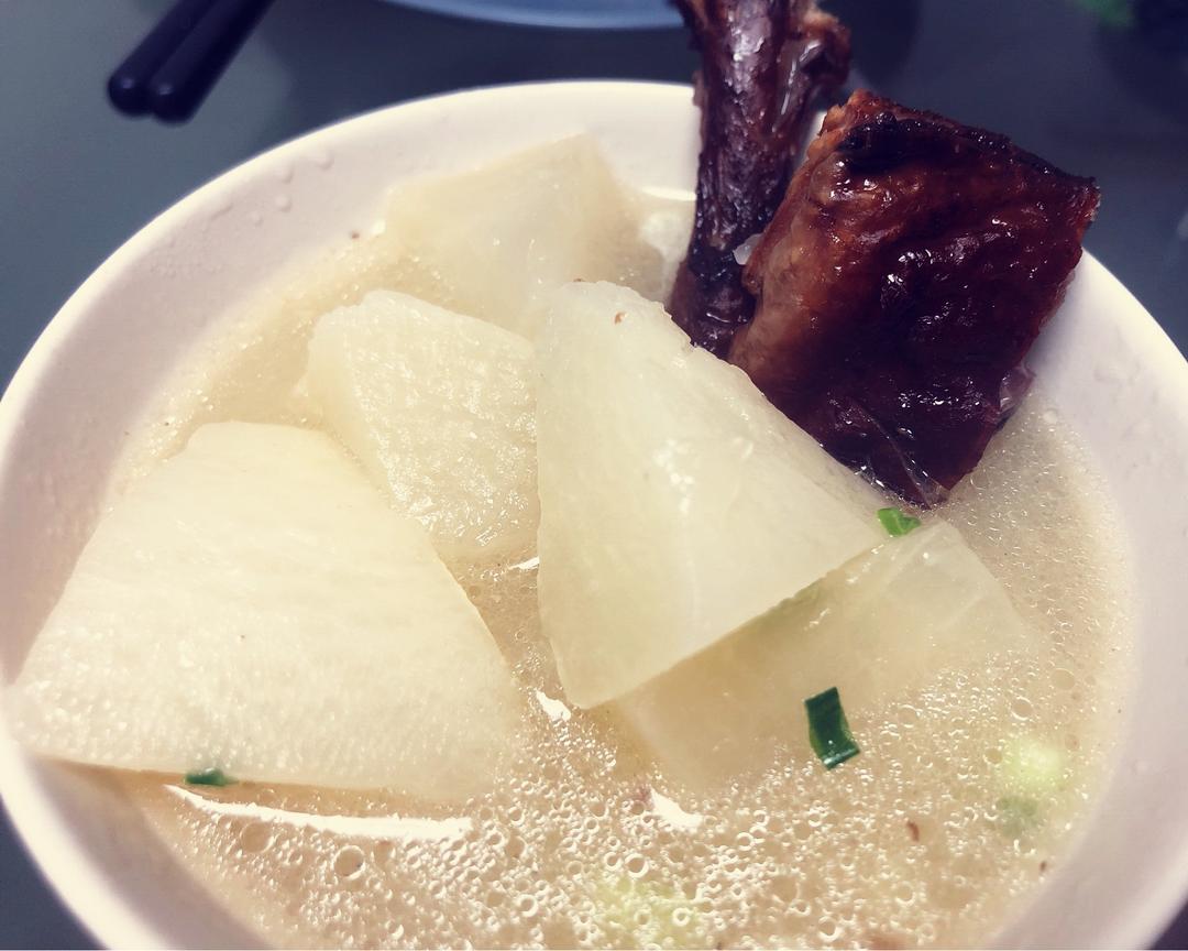快手汤-腊鸭萝卜汤