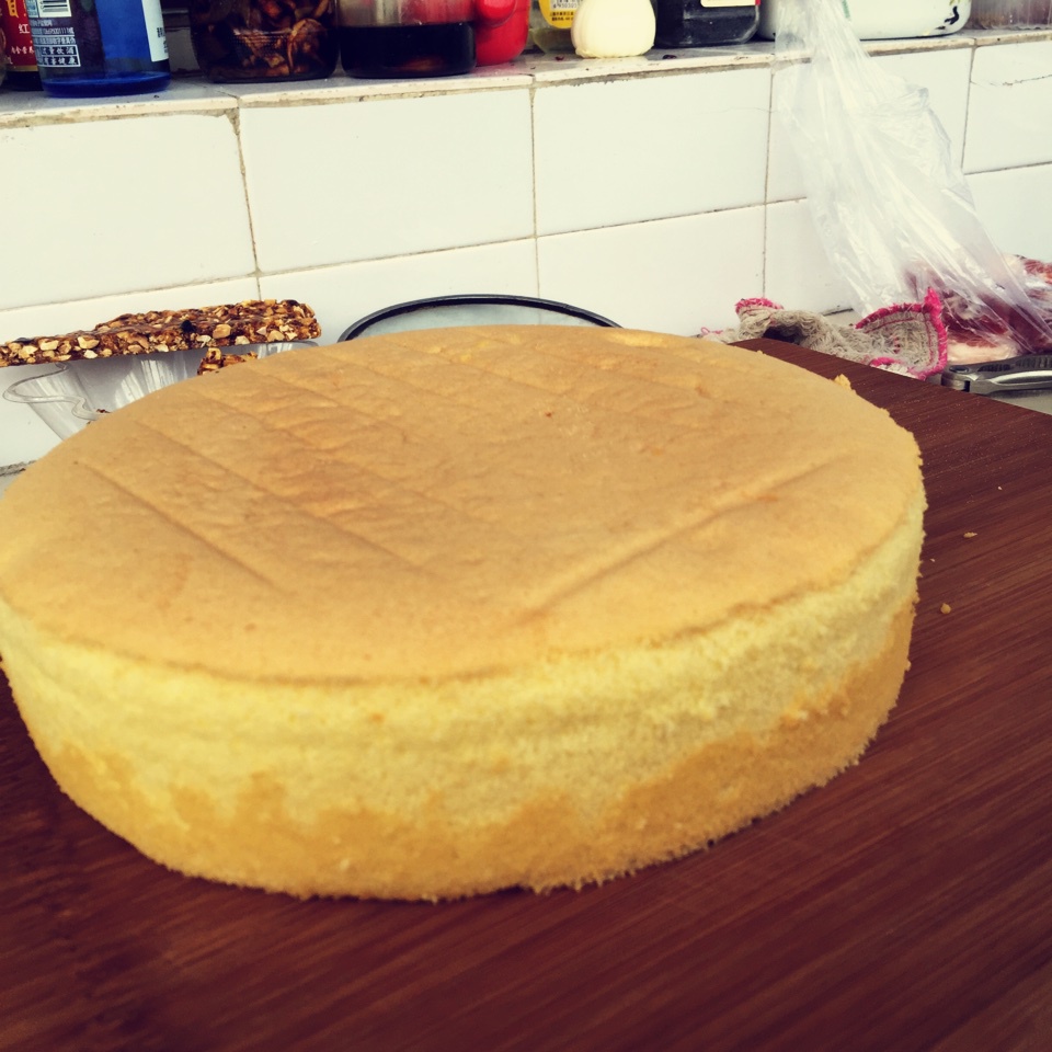 超简单完美戚风蛋糕（6寸2蛋）附打发、翻拌、脱模视频