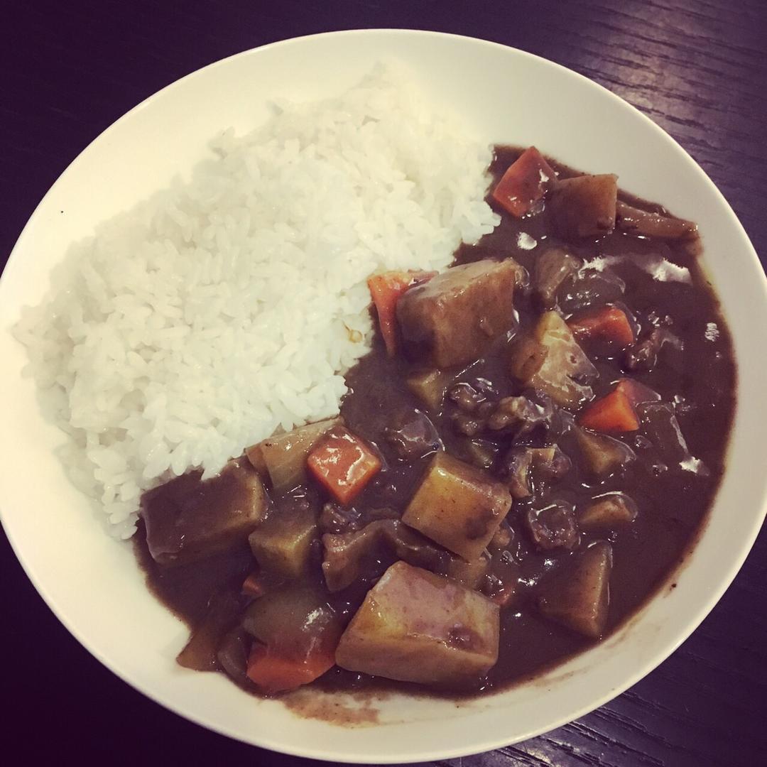日式咖喱牛肉饭