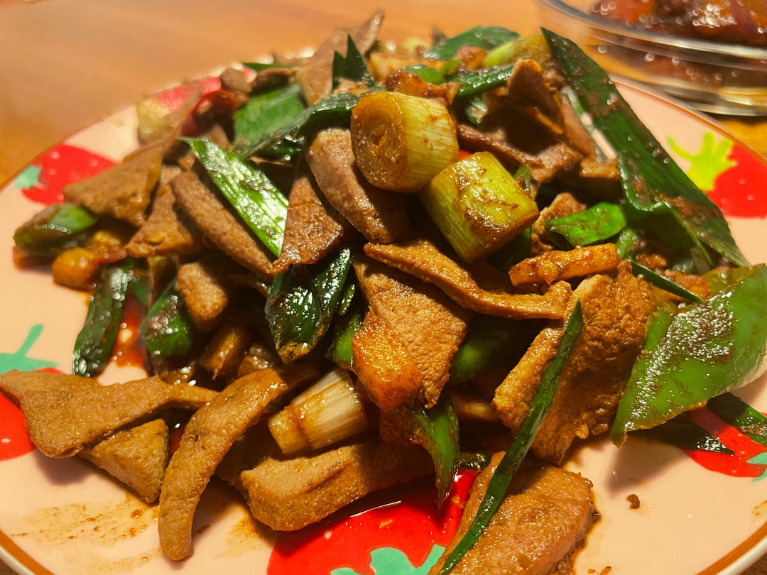 厨师长教你：“小炒猪肝”的家常做法，味道干香很赞，先收藏起来