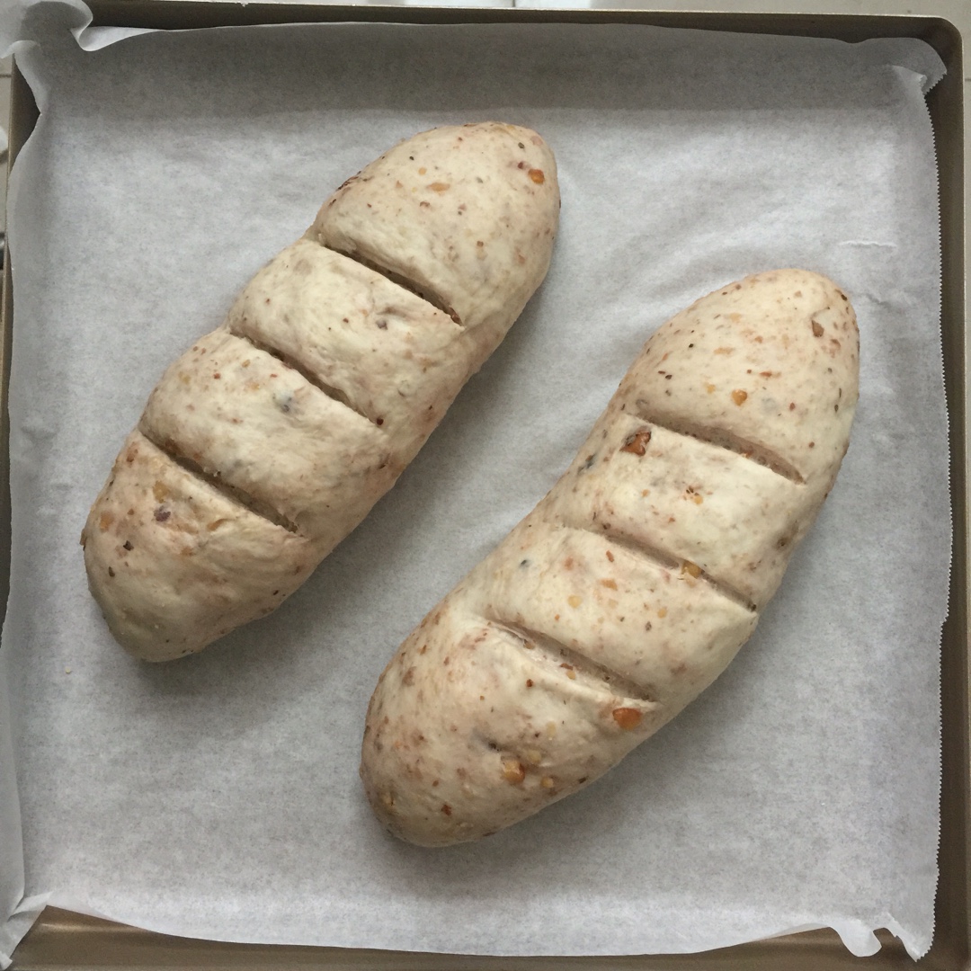 全麦葡萄干面包