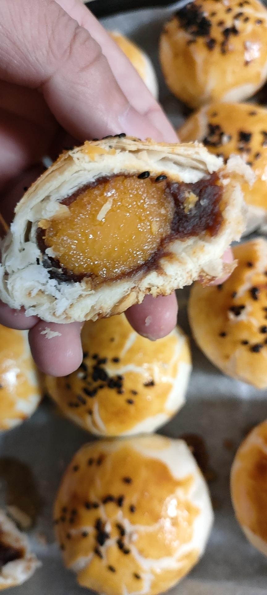 超简单 免揉 酥掉渣的蛋黄酥(超详细附全程视频)不破酥『万能酥皮』