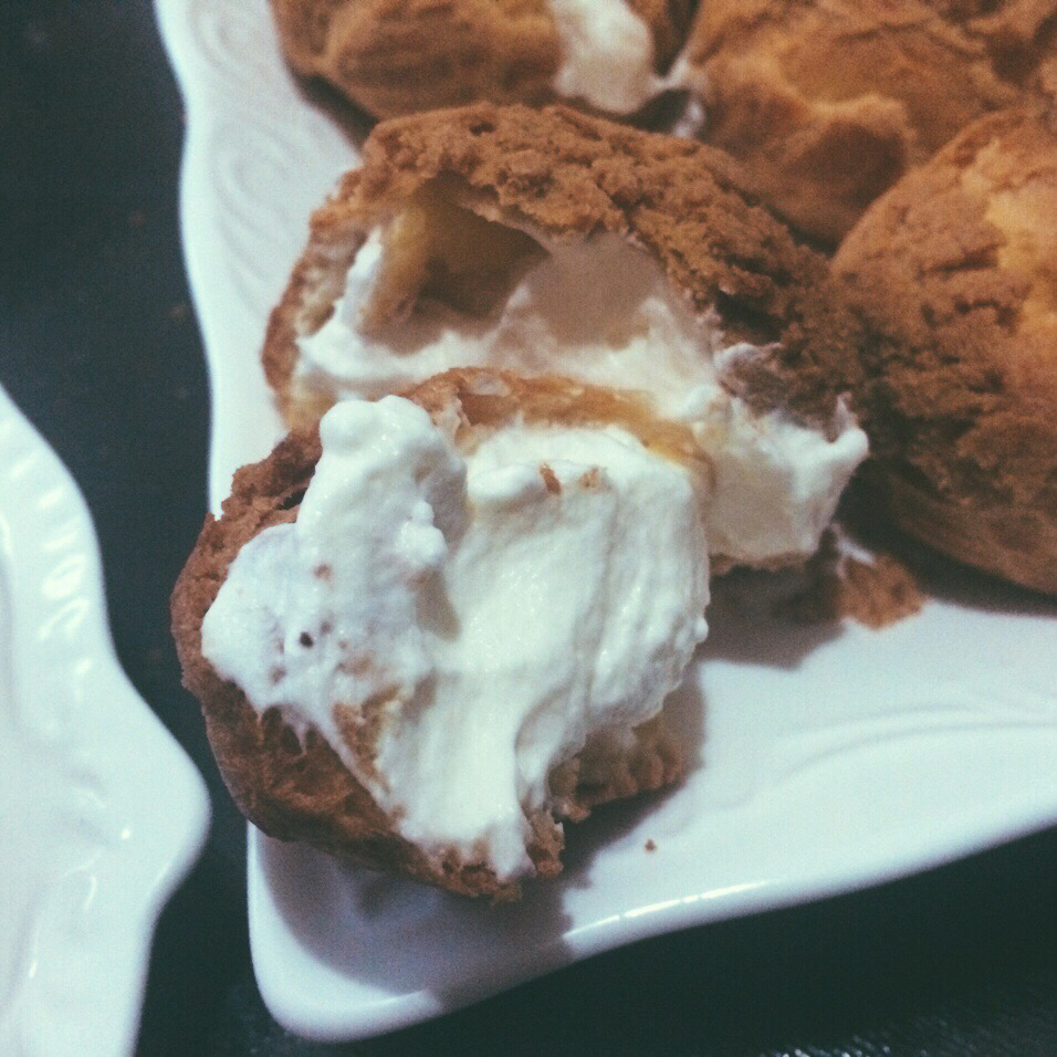 酥皮奶油泡芙--#皮黑森林#