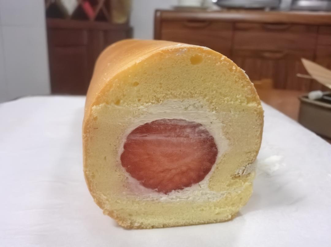 草莓蛋糕卷