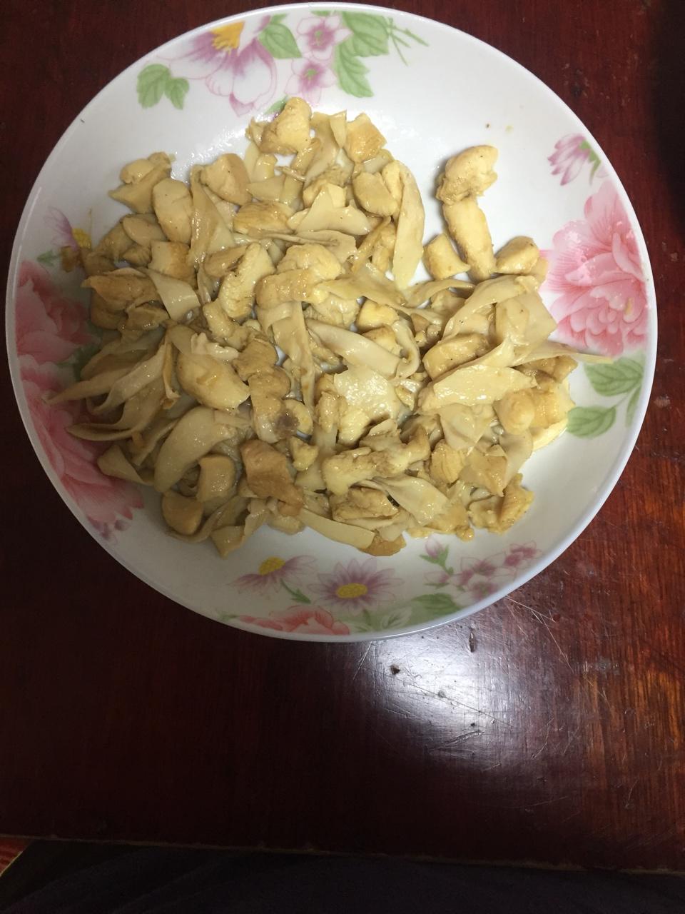 杏鲍菇炒鸡胸肉