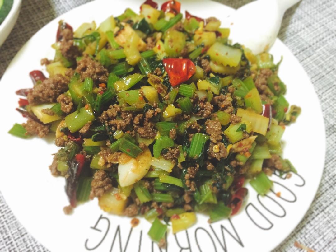 芹菜炒肉
