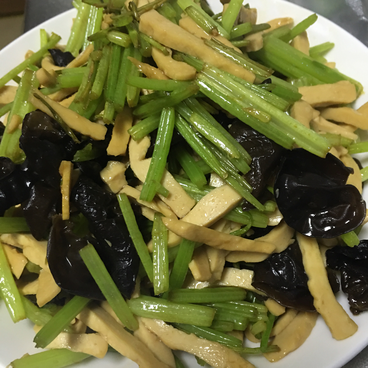 素菜：芹菜炒豆腐干
